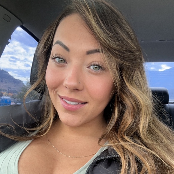 Meet your Posher, Coralee - Picture 1 of 1